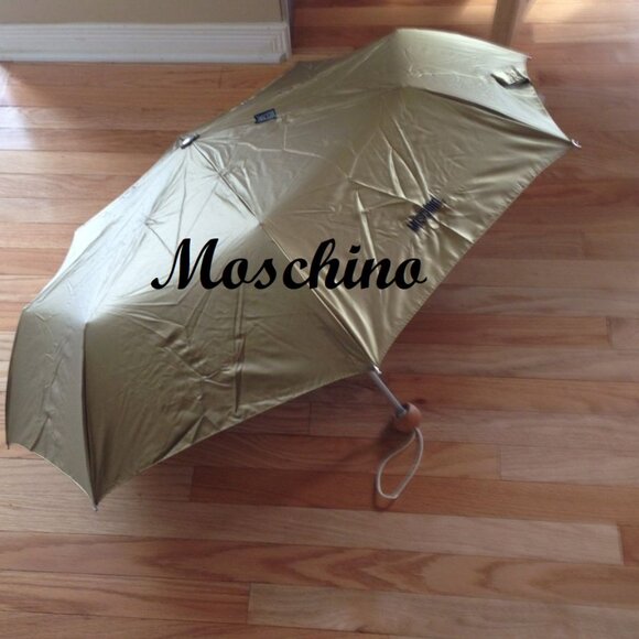 Burberry, and Moschino Umbrellas - Picture 12 of 16